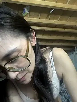 Snapshot of wsyx326 chatting on 10-08-25, 04:14 wsyx326 online show from 10-08-25, 04:14