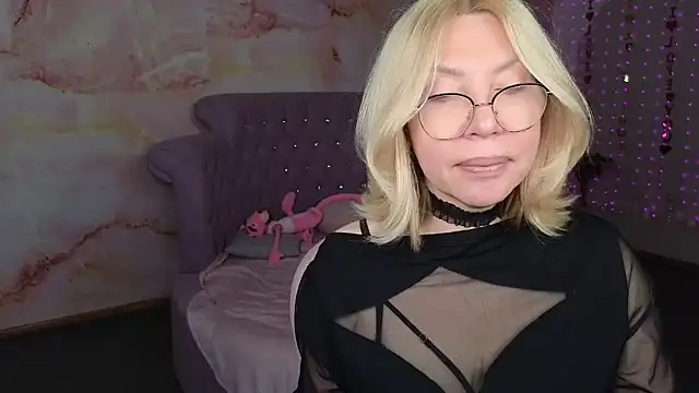 Snapshot of Wendy_Waves chatting on 09-13-25, 10:59 Wendy Waves online show from 09-13-25, 10:59