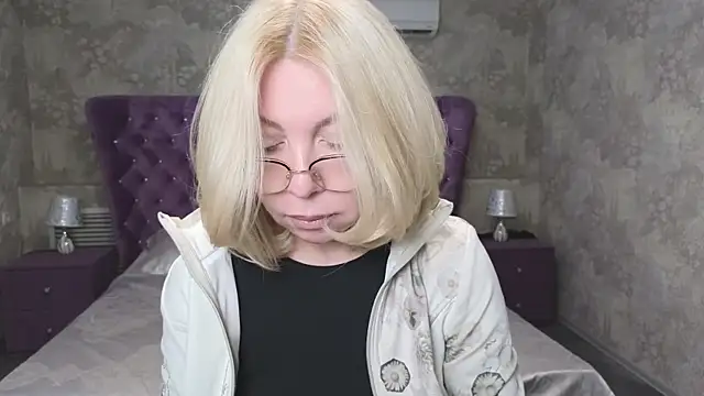 Wendy Waves online show from 03-24-26, 12:05