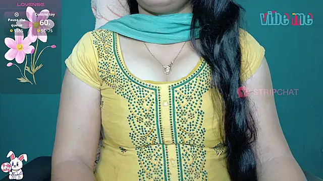 Snapshot of megHana_teLugGu chatting on 09-22-25, 10:10 megHana teLugGu online show from 09-22-25, 10:10