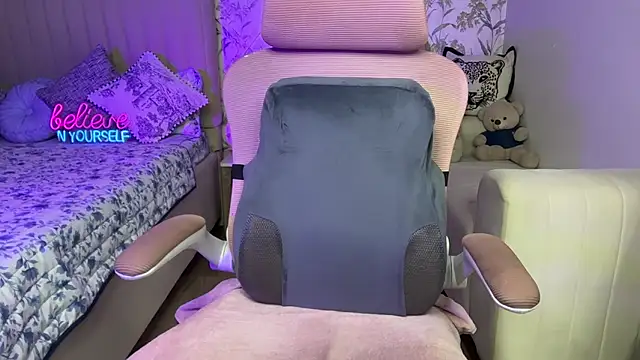 Snapshot of Hot_vibes143 chatting on 04-10-26, 06:26 Hot vibes143 online show from 04-10-26, 06:26