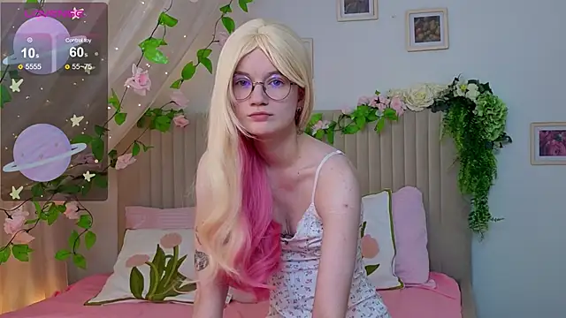 PixieKitty online show from 10-17-25, 04:16