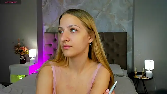 Luna Vibee online show from 11-13-25, 11:14