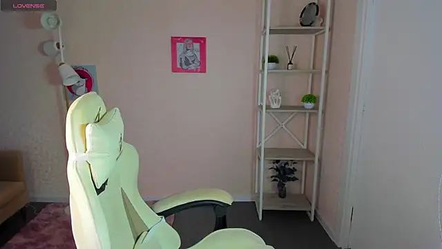 Snapshot of Lori_Blossom chatting on 09-30-25, 08:20 Lori Blossom online show from 09-30-25, 08:20