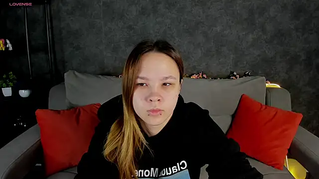 Lori Blossom online show from 02-18-26, 01:03