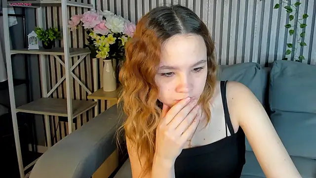 Snapshot of Lori_Blossom chatting on 01-15-26, 09:12 Lori Blossom online show from 01-15-26, 09:12