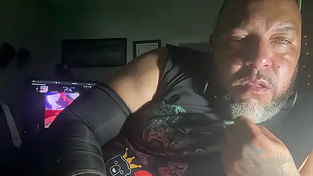TheGreenEyedBear online show from 08-01-26, 05:27