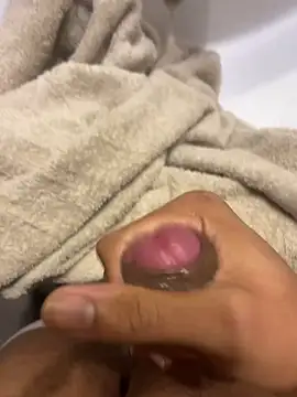 youyou933 online show from 10-07-25, 03:13