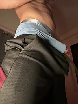 Snapshot of FitNhot_sam chatting on 02-15-26, 06:29 FitNhot sam online show from 02-15-26, 06:29