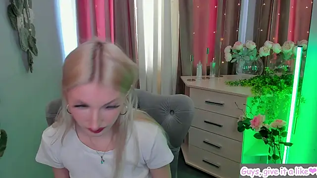Sarrah blush online show from 09-25-25, 08:20