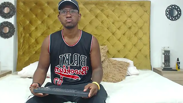 AndyCalifornia1 online show from 10-21-25, 02:38