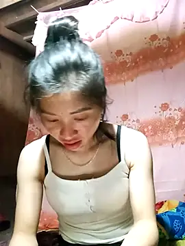Snapshot of Phuongphuongg chatting on 09-24-25, 03:46 Phuongphuongg online show from 09-24-25, 03:46