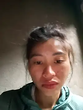 Snapshot of Phuongphuongg chatting on 10-25-25, 09:52 Phuongphuongg online show from 10-25-25, 09:52