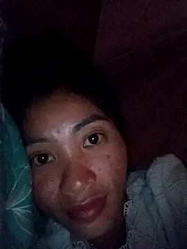 Snapshot of Phuongphuongg chatting on 09-27-25, 01:45 Phuongphuongg online show from 09-27-25, 01:45