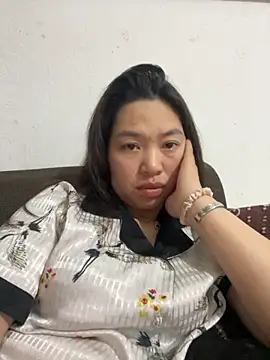 Snapshot of Nhung584 chatting on 09-16-25, 01:56 Nhung584 online show from 09-16-25, 01:56