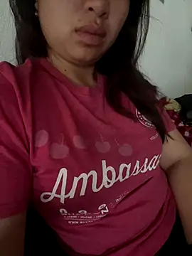 Snapshot of Nhung584 chatting on 10-06-25, 12:12 Nhung584 online show from 10-06-25, 12:12