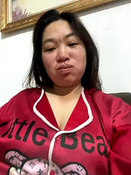 Snapshot of Nhung584 chatting on 10-21-25, 11:26 Nhung584 online show from 10-21-25, 11:26