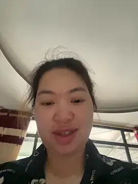 Snapshot of Nhung584 chatting on 09-15-25, 01:28 Nhung584 online show from 09-15-25, 01:28