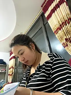 Snapshot of Nhung584 chatting on 09-30-25, 12:55 Nhung584 online show from 09-30-25, 12:55