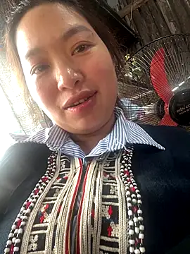 Snapshot of Nhung584 chatting on 10-16-25, 07:27 Nhung584 online show from 10-16-25, 07:27