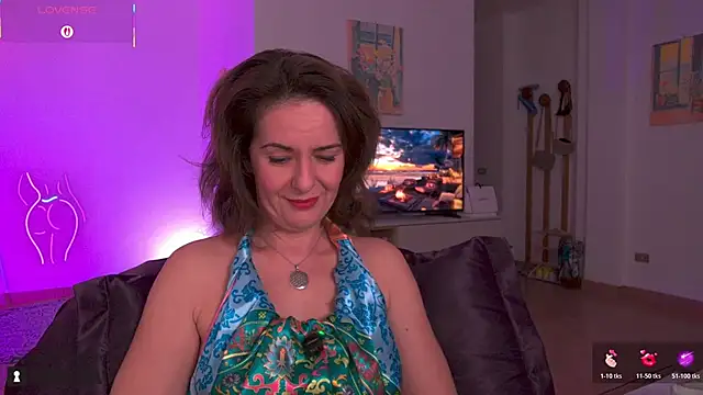 Witch in Silk online show from 10-31-25, 08:27