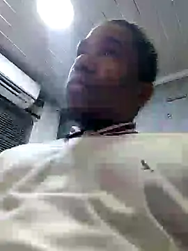 Snapshot of Yan_king1 chatting on 09-24-25, 09:05 Yan king1 online show from 09-24-25, 09:05