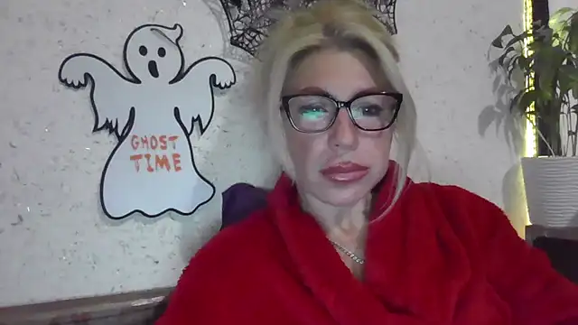 fox red lady7 online show from 10-31-25, 08:38