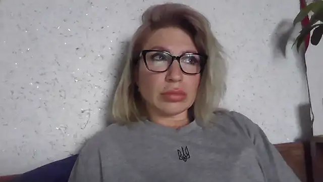 fox red lady7 online show from 04-12-26, 08:50