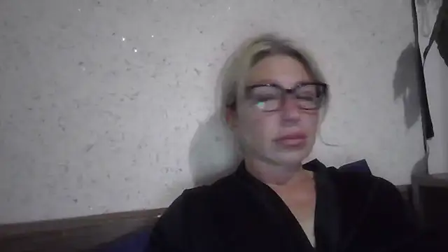 Snapshot of fox_red_lady7 chatting on 06-03-26, 08:24 fox red lady7 online show from 06-03-26, 08:24