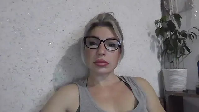 fox red lady7 online show from 12-16-25, 10:52