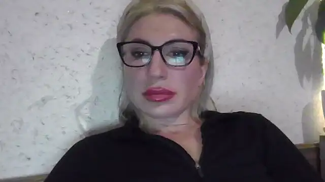 Snapshot of fox_red_lady7 chatting on 04-19-26, 08:55 fox red lady7 online show from 04-19-26, 08:55
