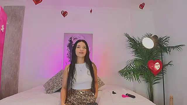 LUNAA    online show from 02-23-26, 04:03