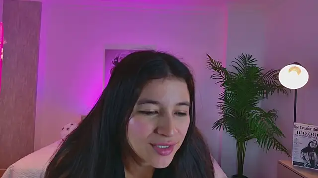 Snapshot of LUNAA___ chatting on 06-11-26, 03:25 LUNAA online show from 06-11-26, 03:25