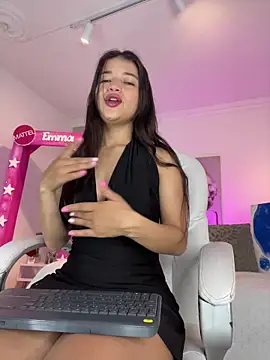 Snapshot of LUNAA___ chatting on 05-11-26, 03:30 LUNAA online show from 05-11-26, 03:30