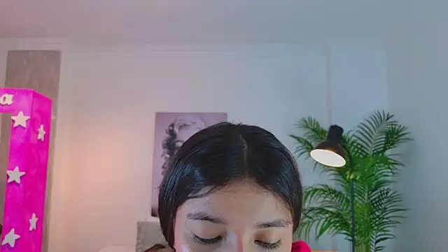 Snapshot of LUNAA___ chatting on 04-21-26, 03:35 LUNAA online show from 04-21-26, 03:35