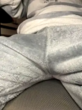 Snapshot of sonwmelt1 chatting on 10-20-25, 04:25 sonwmelt1 online show from 10-20-25, 04:25