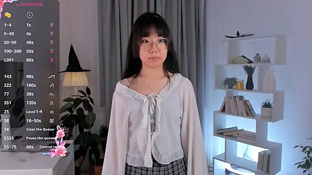 UdelaDodson online show from 11-27-25, 01:06