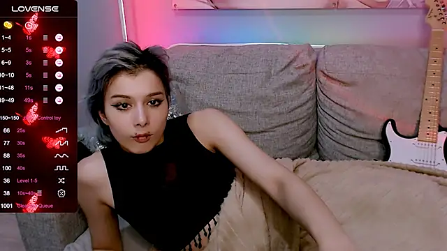 Snapshot of SophieAsh chatting on 10-11-25, 07:37 SophieAsh online show from 10-11-25, 07:37