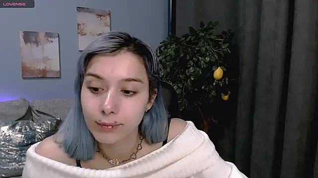 Snapshot of SophieAsh chatting on 09-28-25, 03:41 SophieAsh online show from 09-28-25, 03:41