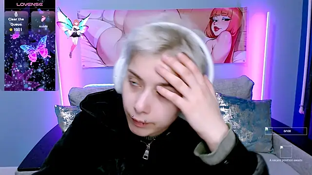 Snapshot of SophieAsh chatting on 11-02-25, 02:11 SophieAsh online show from 11-02-25, 02:11