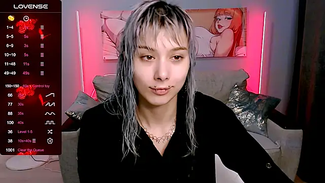 Snapshot of SophieAsh chatting on 10-12-25, 10:05 SophieAsh online show from 10-12-25, 10:05