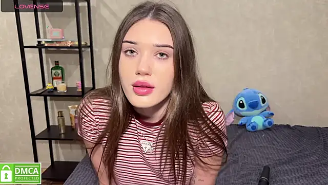 MollyBaby online show from 10-28-25, 04:06