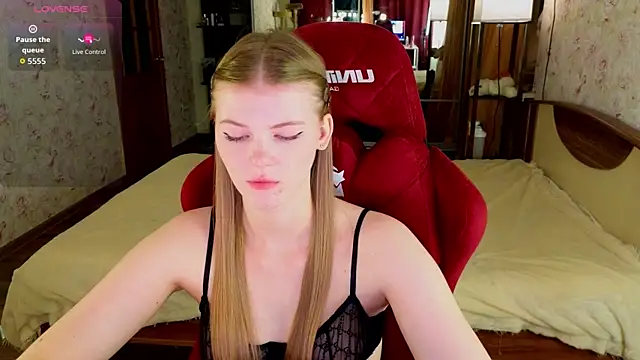 Snapshot of Jenny_Skinner20 chatting on 05-16-26, 08:19 Jenny Skinner20 online show from 05-16-26, 08:19