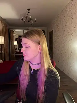 Snapshot of Jenny_Skinner20 chatting on 04-22-26, 10:38 Jenny Skinner20 online show from 04-22-26, 10:38