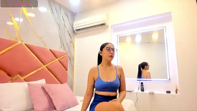 julianaa 31 online show from 10-08-25, 12:39