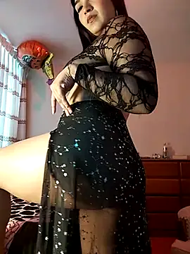 FallsForHerSmile online show from 11-08-25, 06:44