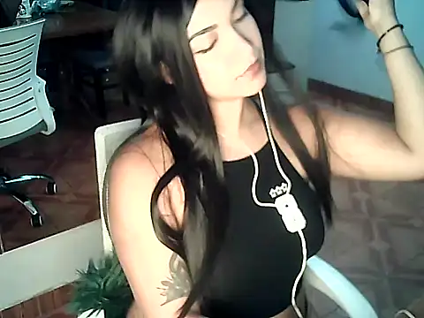 FallsForHerSmile online show from 02-25-26, 03:18