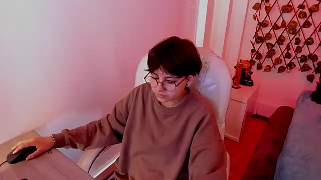 Nathaly ds online show from 12-17-25, 08:03