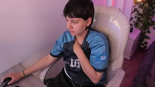 Nathaly ds online show from 04-14-26, 07:19