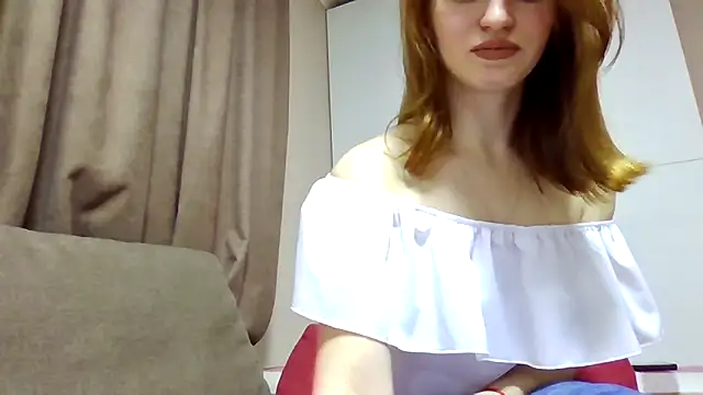 Snapshot of Requellia chatting on 10-31-25, 09:54 Requellia online show from 10-31-25, 09:54